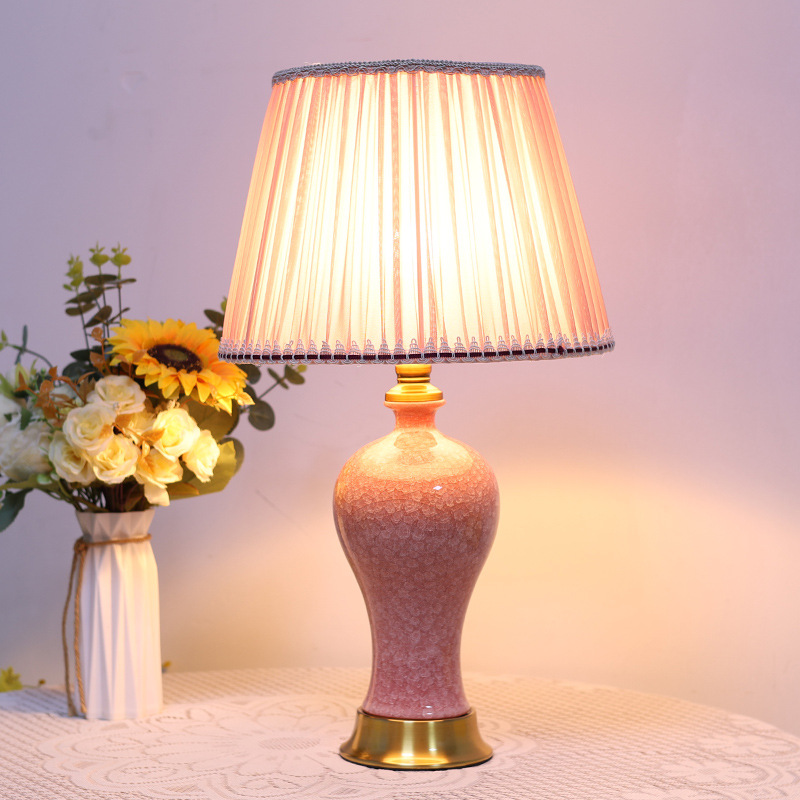 景徳鎮製の陶器製花瓶型デスクランプ。中国の高級感あふれる寝室 - Vase Decor のレビューと価格